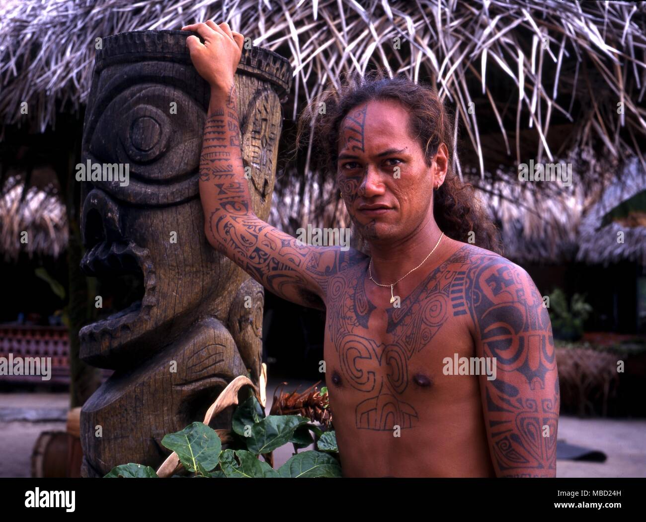 Polynesische Tattoos für Gesicht und Körper. Stockfoto