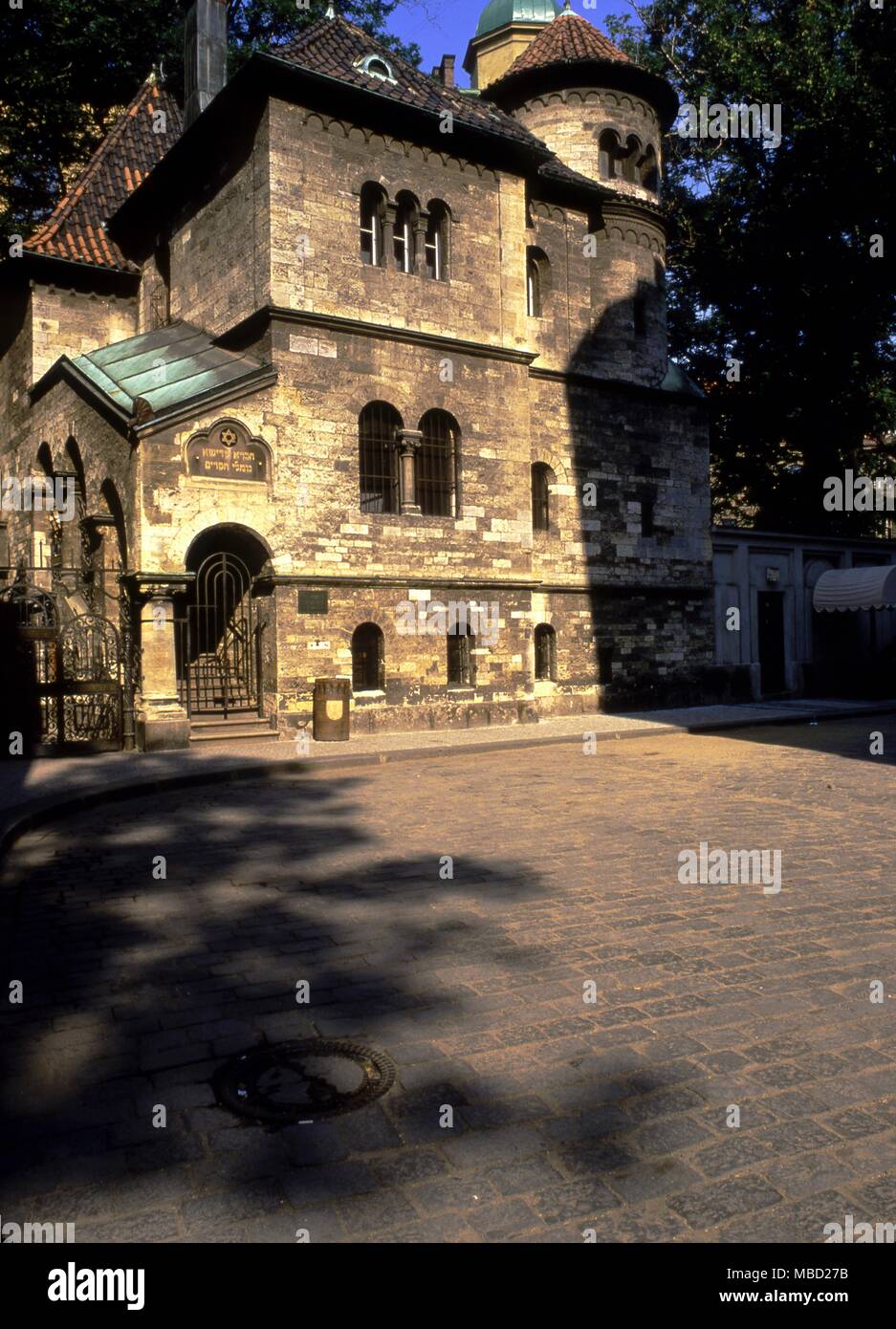 Jüdische Mythologie. Die zeremoniellen Haus, Obradni Sünde, in dem sich das Jüdische Museum Sammlung. Es ist der Eingang zum Jüdischen Friedhof in Prag. Der Tschechischen Republik. Stockfoto