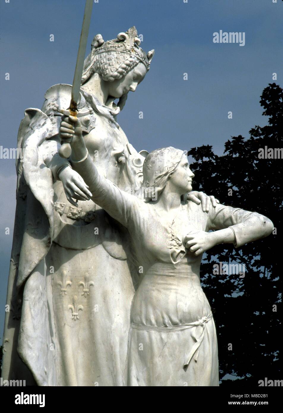 Statue von Jeanne d'Arc. Joan, geführt von der Königin des Himmels. Denkmal in Domremy, Joan's Geburtsort. Stockfoto