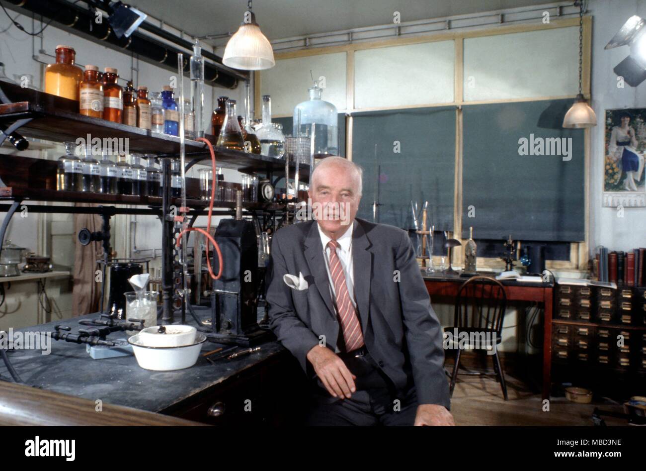 Wissenschaftliche Kuriositäten Dr Charles H am Besten in die rekonstruierten Labor, wo er und F G Bantin die komplexen Proteins Insulin 1921 Toronto entdeckt Stockfoto
