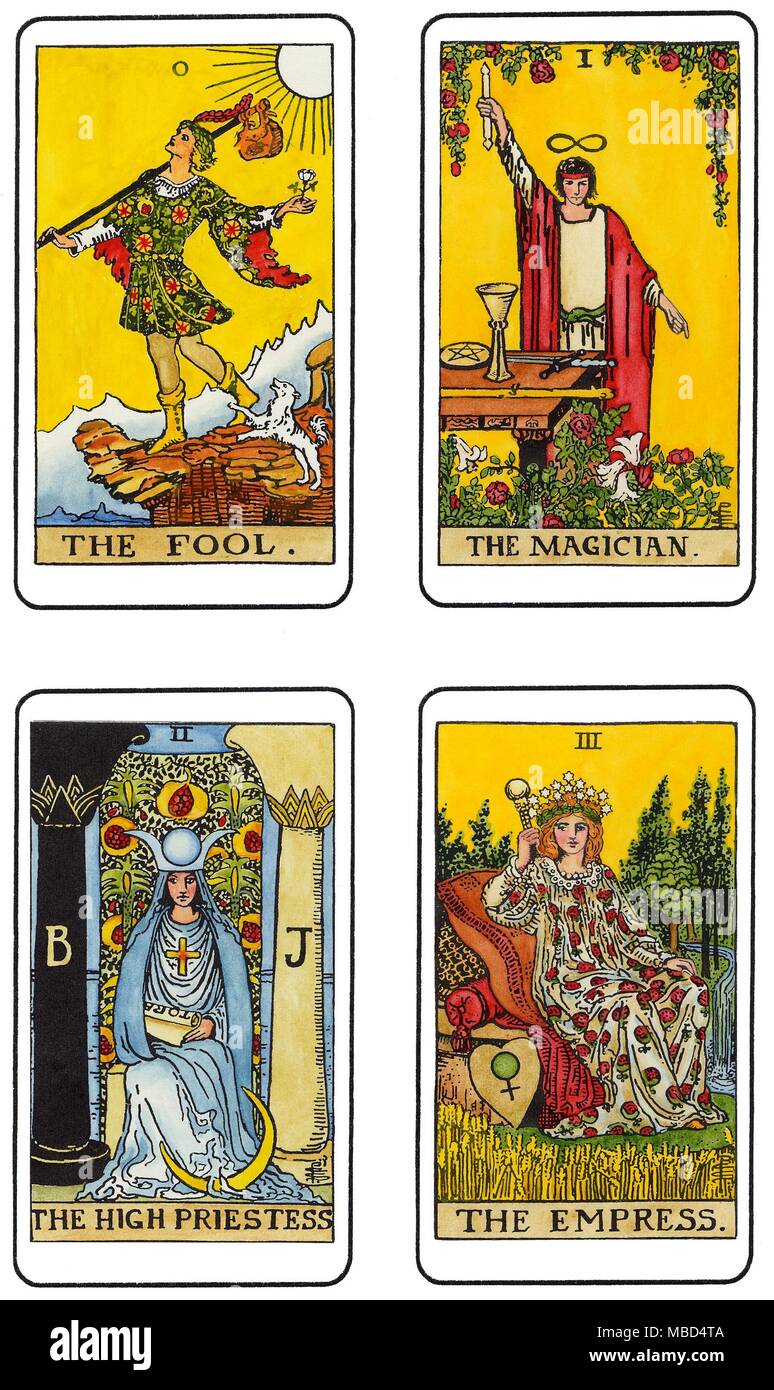 TAROT - "RIDER WAITE-DECK VON PAMELA COLEMAN SMITH - vier Karten, aus der Serie der 22 Karten in den Charles Walker Sammlung, der sogenannten Rider Waite Deck: Der Narr, der Zauberer, der Hohepriesterin und der Kaiserin. Dieses Deck, in der CW-Sammlung besteht aus einem vollständigen Satz von Hand - farbige Karte aus der 1910 Serie von Pamela Coleman Smith, und behauptete fälschlicherweise, die von Arthur Edward Waite, "seinem" Design. Pamela Coleman Smith's abgekürzt Signatur wird auf jeder der Karten, die in der Ausgabe 1911 der Schlüssel zum Tarot, geschrieben von Waite. verwendet wurden. Das deck Ich Stockfoto TAROT - "RIDER WAITE-DECK VON PAMELA COLEMAN SMITH - vier Karten, aus der Serie der 22 Karten in den Charles Walker Sammlung, der sogenannten Rider Waite Deck: Der Narr, der Zauberer, der Hohepriesterin und der Kaiserin. Dieses Deck, in der CW-Sammlung besteht aus einem vollständigen Satz von Hand - farbige Karte aus der 1910 Serie von Pamela Coleman Smith, und behauptete fälschlicherweise, die von Arthur Edward Waite, "seinem" Design. Pamela Coleman Smith's abgekürzt Signatur wird auf jeder der Karten, die in der Ausgabe 1911 der Schlüssel zum Tarot, geschrieben von Waite. verwendet wurden. Das deck Ich Stockfoto