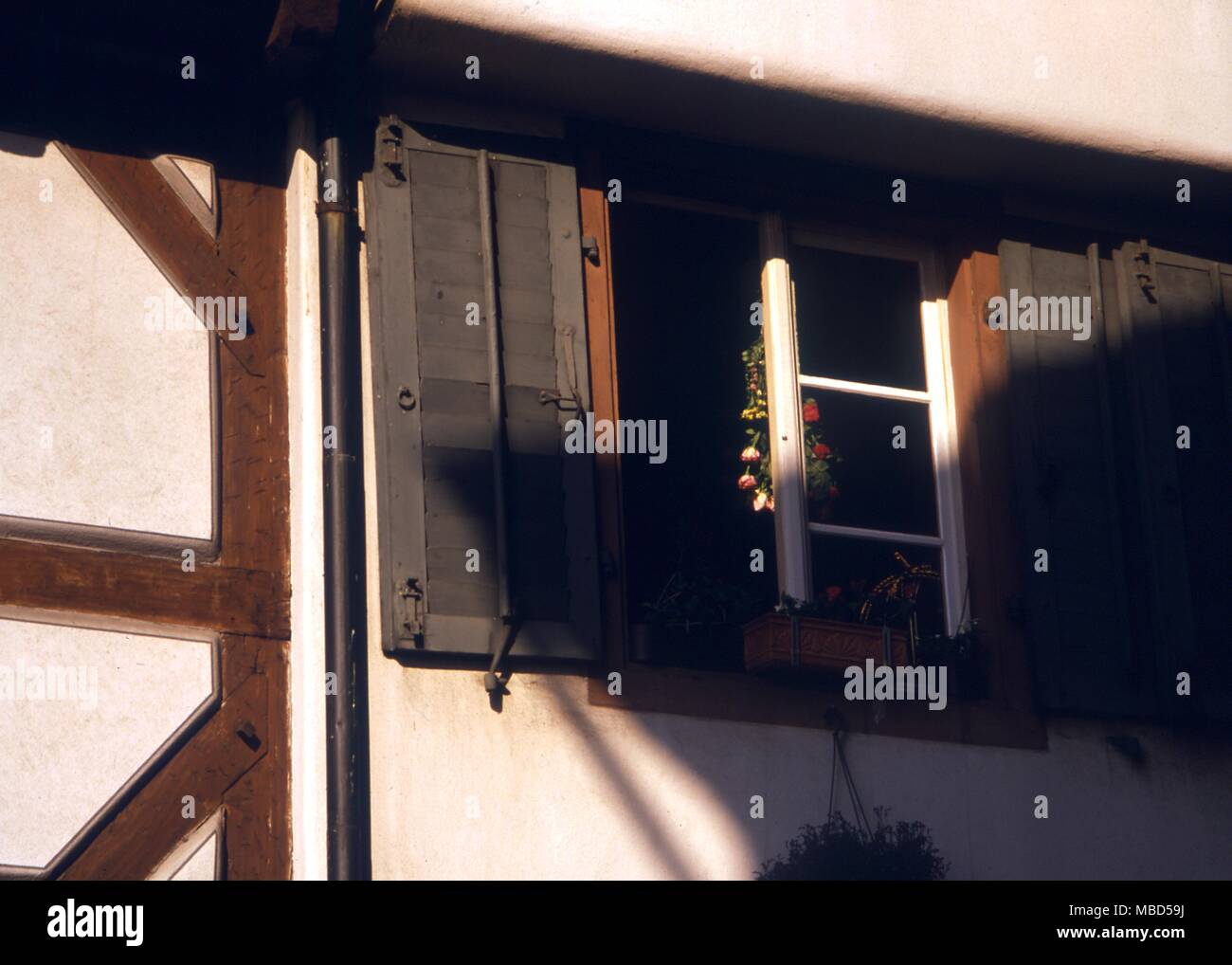 Offenes Fenster Schweiz Stockfotos und -bilder Kaufen - Alamy