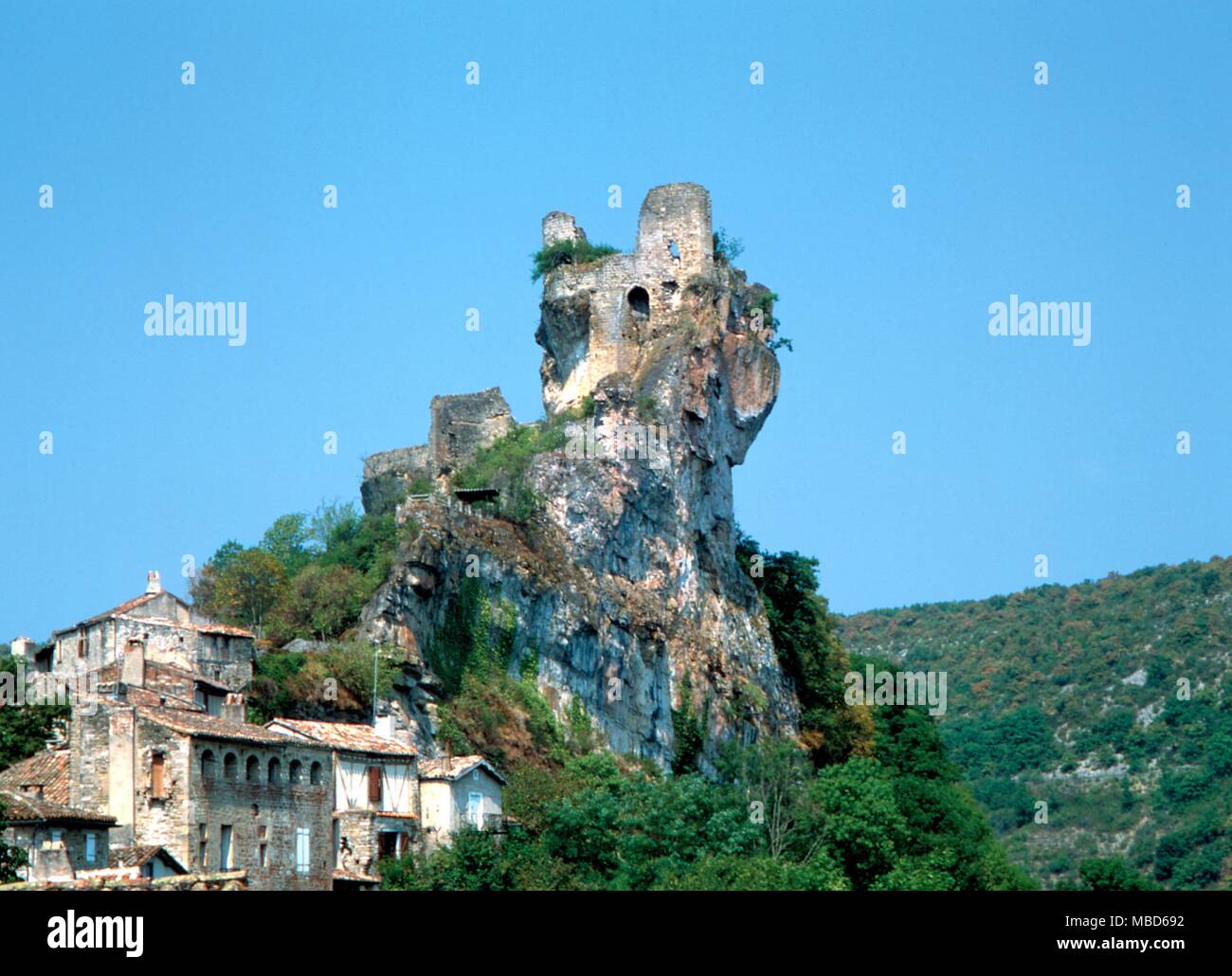 Katharer und Albigenser - Die balancierte Burg in der Penne (Frankreich) Das war einer der Albigenser Festungen. - ©/Charles Walker Stockfoto