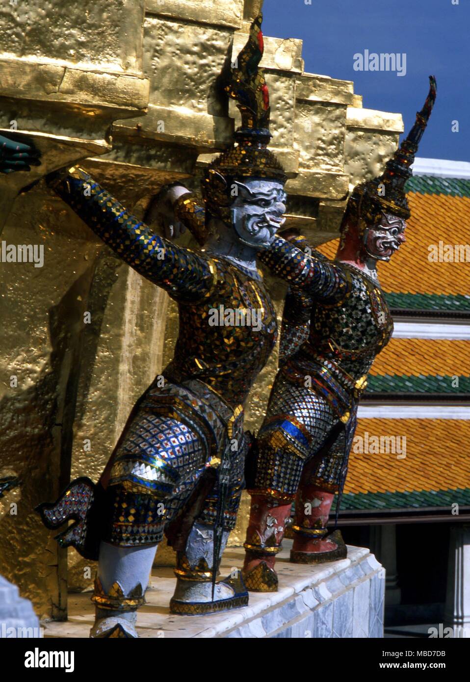 Tempelwächter im Grand Palace in Bangkok ab. Stockfoto