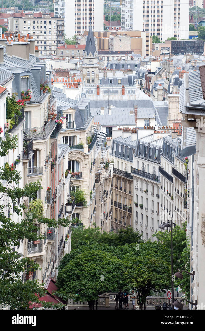 Paris (Frankreich): Viertel Montmartre. Die 'Rue du Chapeau' Straße in Paris 18. Arrondissement (Bezirk) Stockfoto