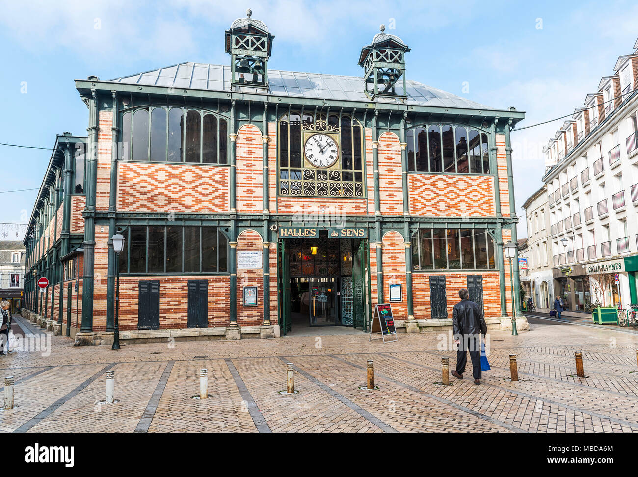 Der überdachte Markt von Sens, in der Yonne Abteilung, Gebäude mit einem Industrie- Architektur, die auf dem Ende des 19. Jahrhunderts zurückgehen, als Stockfoto