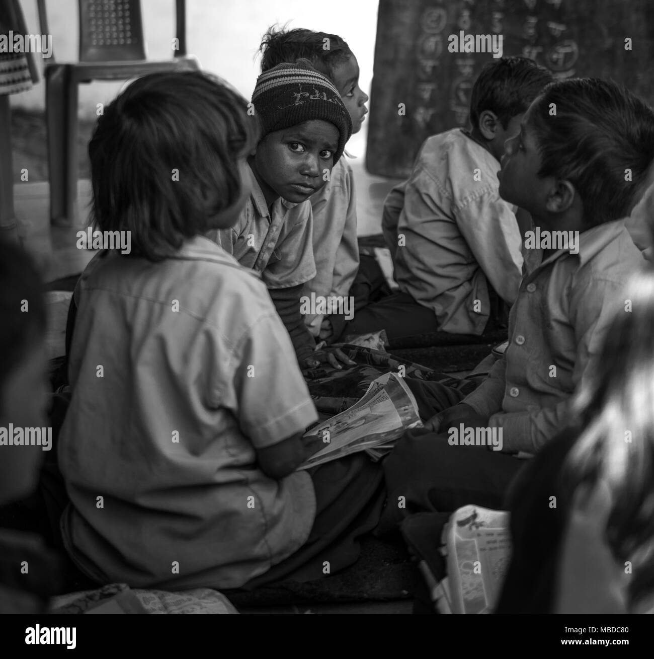 Schule für Kinder in einem Dorf in Ranthambhor in Indien Stockfoto