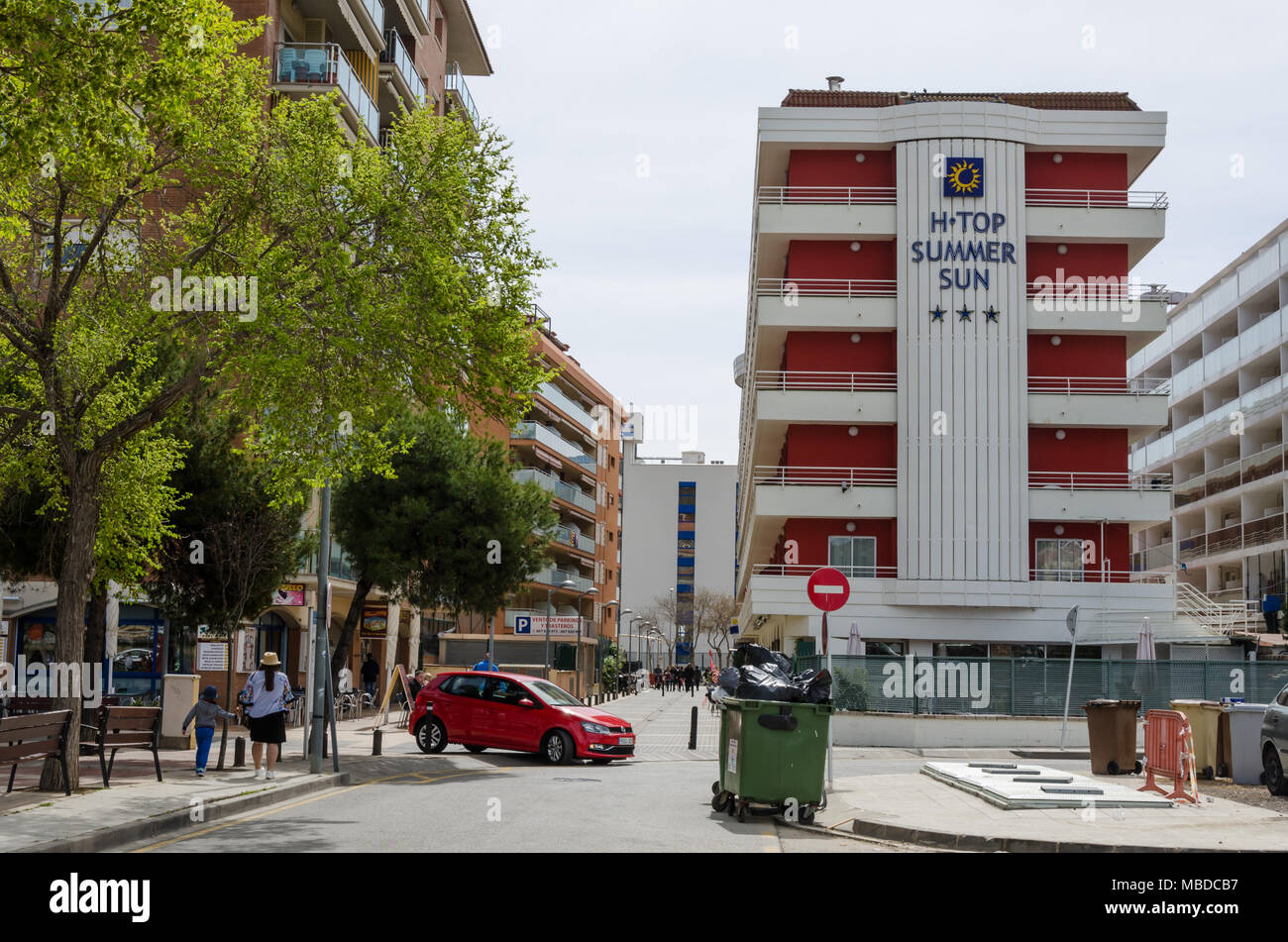 Die Rückseite des HTOP Sommer Sonne Hotel in Santa Susanna, Spanien. Stockfoto