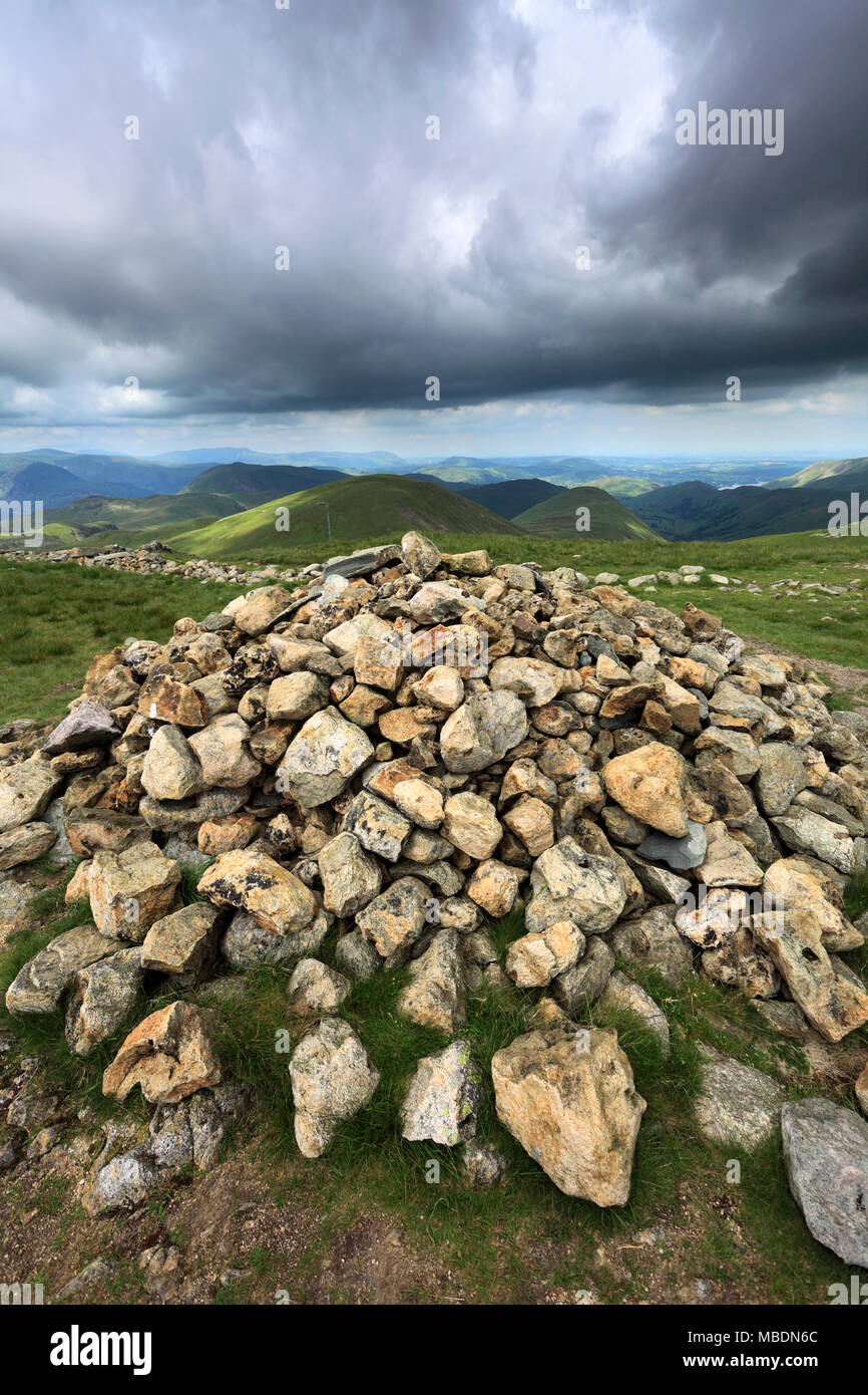 Gipfel Cairn, das Knott fielen, Nationalpark Lake District, Cumbria County, England, Großbritannien Stockfoto