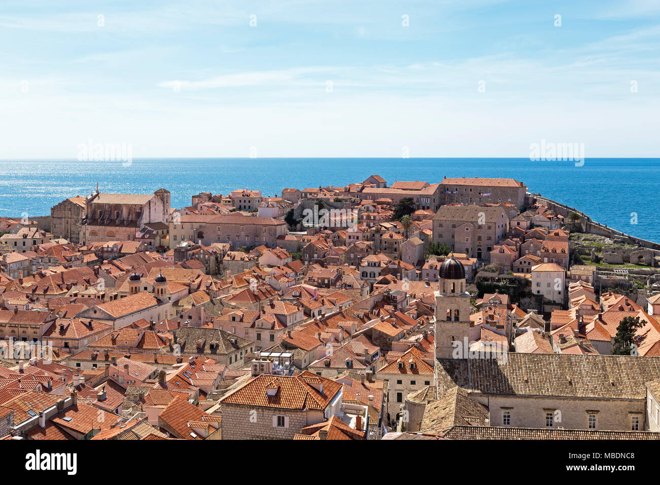 Blick auf die Altstadt von der Stadtmauer, Dubrovnik, Kroatien Stockfoto