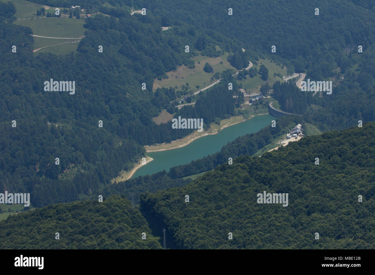 Blick auf den See wie aus Monte Baldo, Italien gesehen werden. Stockfoto