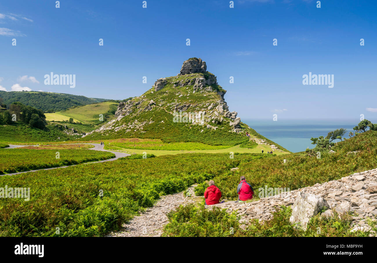 Wanderer eine Pause beim Wandern im Nationalpark Exmoor, Devon, England, Großbritannien Stockfoto