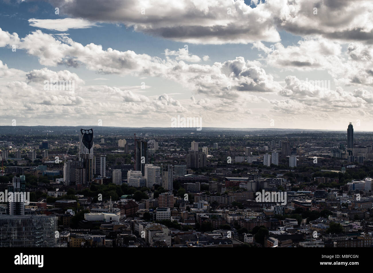 Der Blick auf den Londoner Stadtteil Southwark im Sommer. London, England, Vereinigtes Königreich. Stockfoto