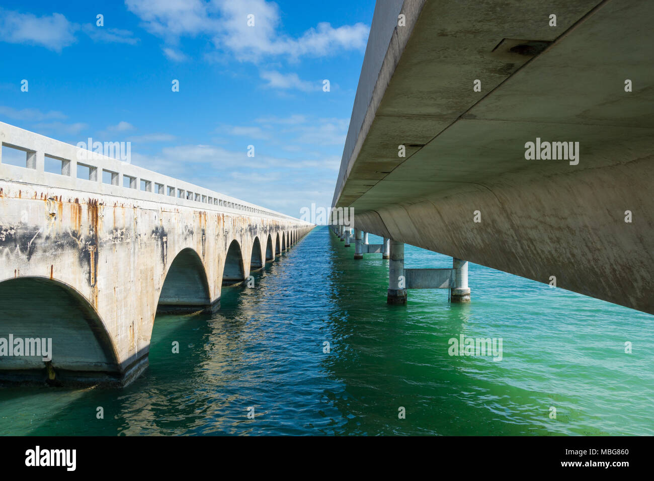 USA, Florida, Meer Wasser unter der Seven Mile Bridge Stockfoto
