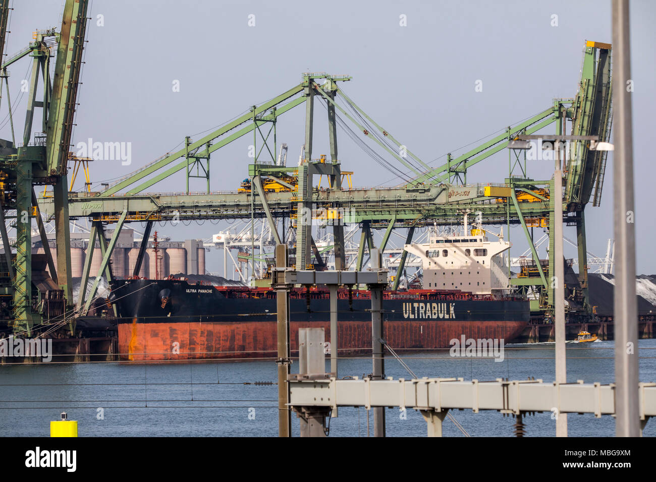 Der Hafen von Rotterdam, Niederlande, Deep-sea port Maasvlakte 2, auf einer künstlich geschaffenen Land Bereich vor der ursprünglichen Küste, Hafen, für Stockfoto