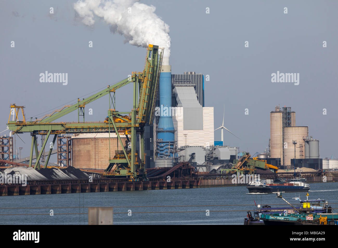 Der Hafen von Rotterdam, Niederlande, Deep-sea port Maasvlakte 2, auf einer künstlich geschaffenen Land Bereich vor der ursprünglichen Küste, Hafen, für Stockfoto