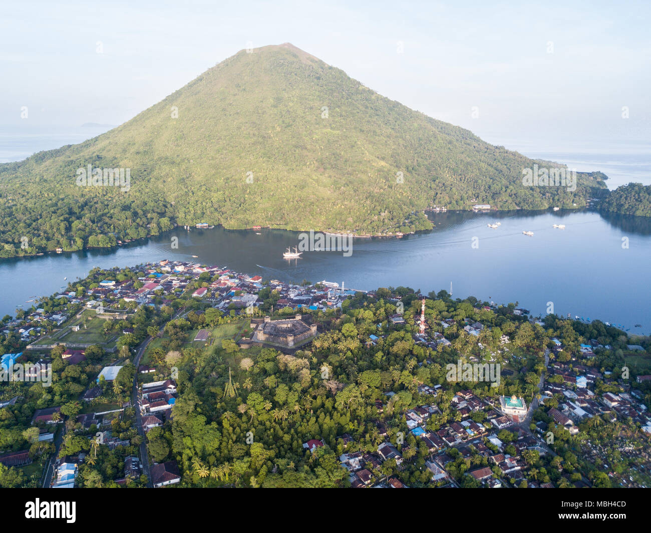 Die berühmten und remote Banda Inseln sind die Heimat tolle Riffe in der Banda Sea. Diese Region ist in der Coral Triangle und weist eine hohe biologische Vielfalt der Meere. Stockfoto