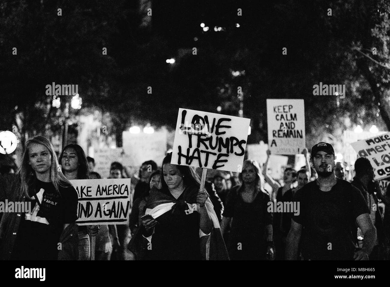 Anti-Trump friedlichen Protest in der Innenstadt von Orlando (2016). Stockfoto