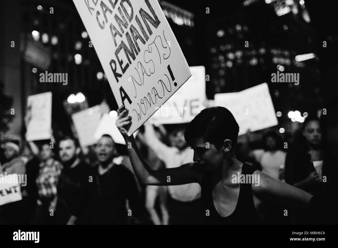 Anti-Trump friedlichen Protest in der Innenstadt von Orlando (2016). Stockfoto