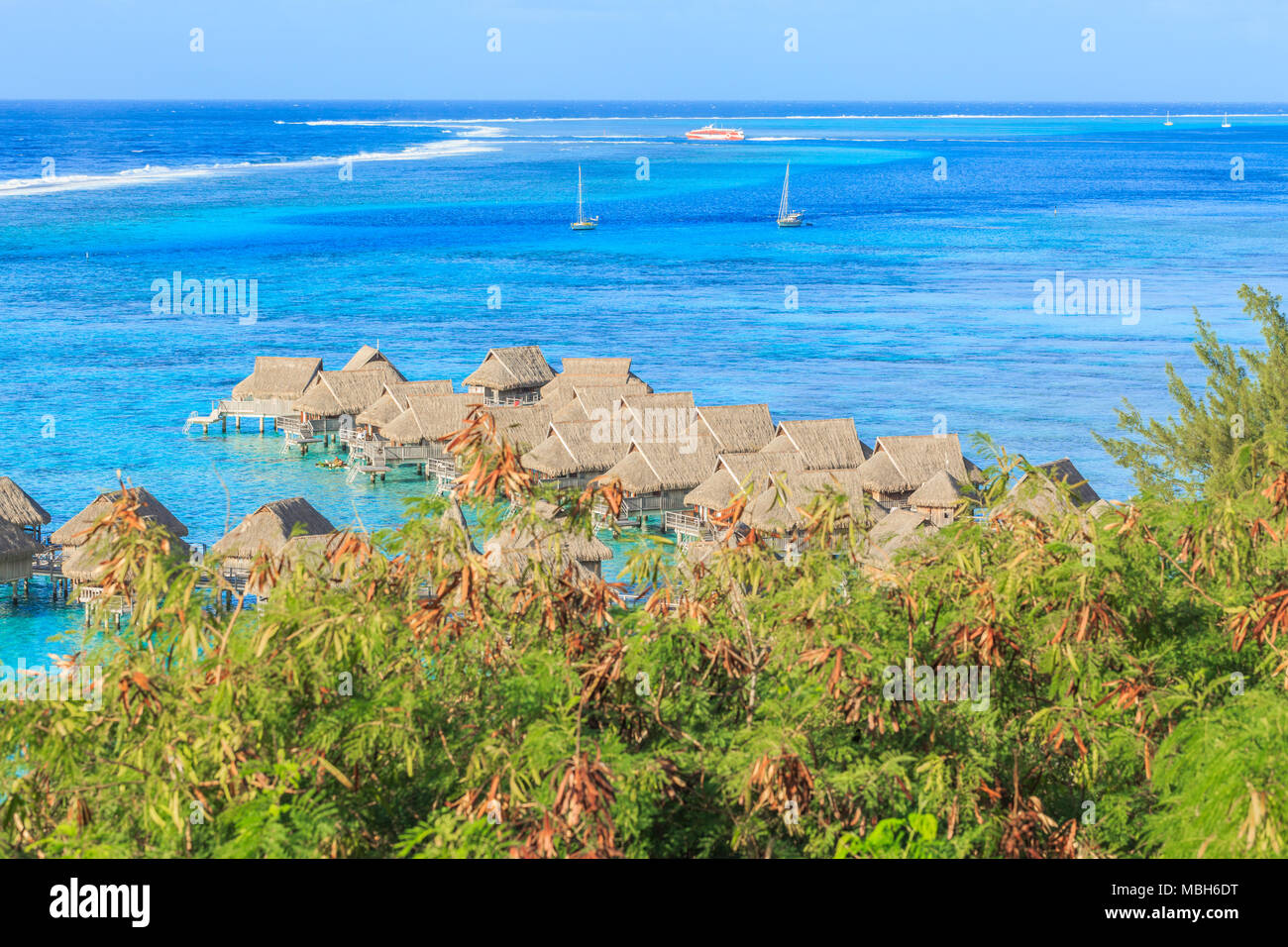 Das schöne Meer und das Resort in Insel Moorea, Tahiti, Papeete, Französisch-Polynesien Stockfoto