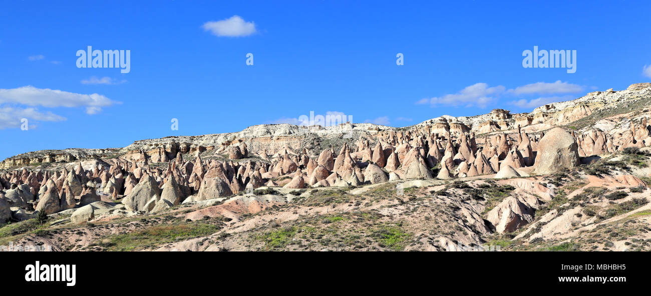 Natürliche vulkanische Felsformationen in Kappadokien, Türkei Stockfoto