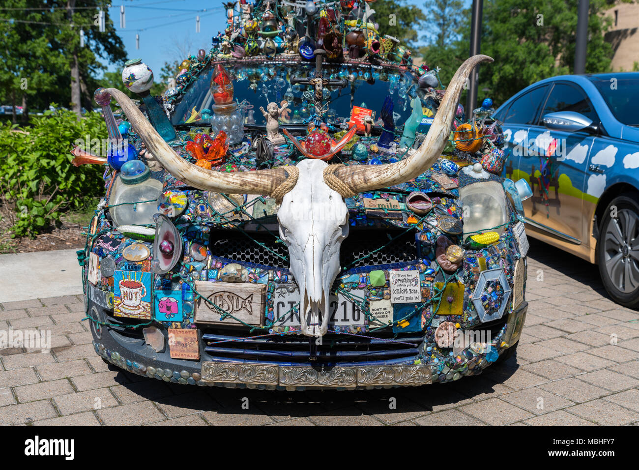 Houston, Texas, USA. 10 Apr, 2018. Art Car auf Anzeige in einer Vorschau des 31. jährlichen Houston Art Car Parade. Houston Art Car Parade fördert Visionäre zeitgenössische Kunst und verfügt über ein landesweites Phänomen Kredit geworden: michelmond/Alamy leben Nachrichten Stockfoto
