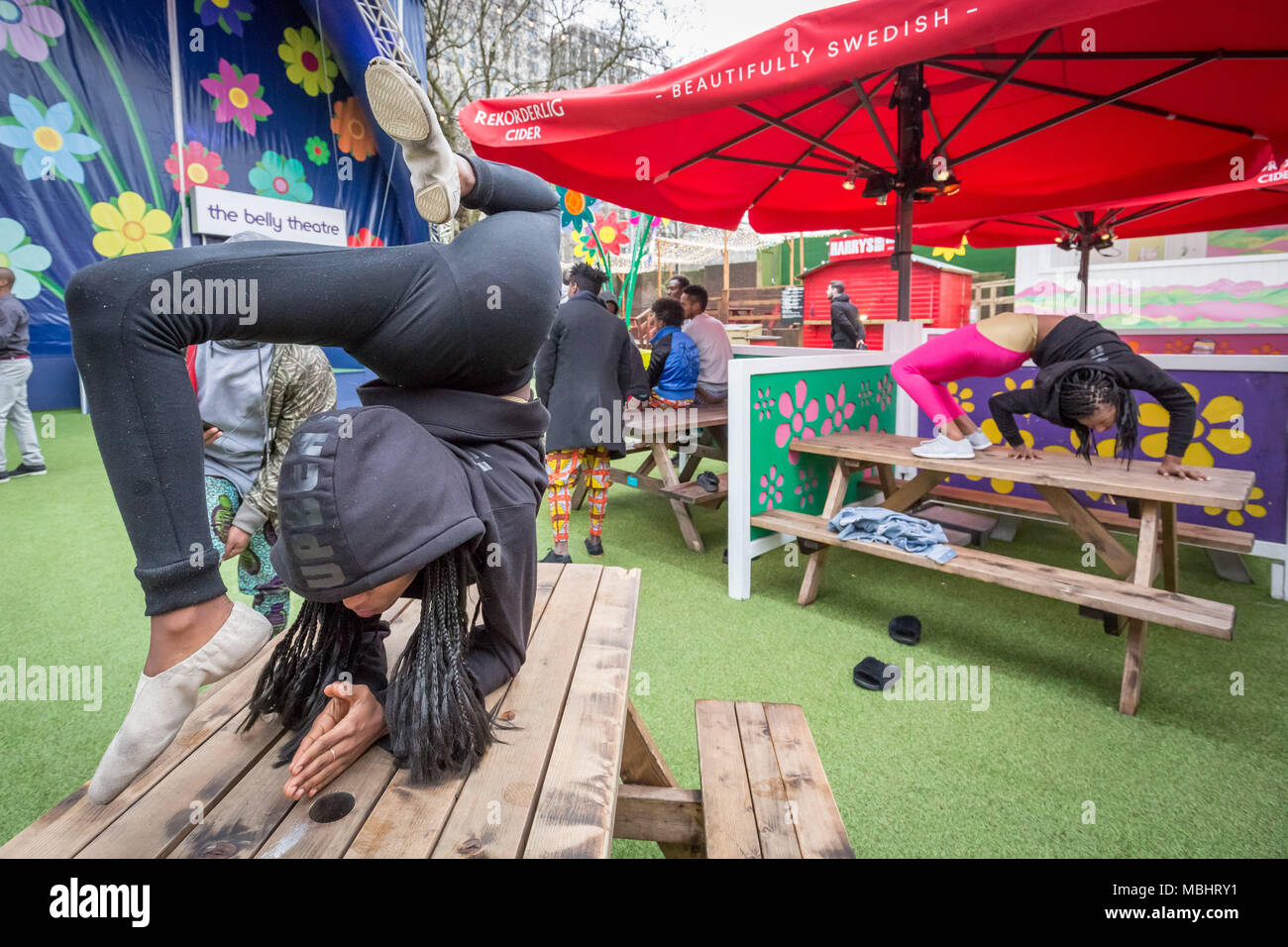 London, Großbritannien. 10. April 2018. Start leistung des Zirkus Abessinien: Äthiopische Traum. Die Schlagzeile Akt der Underbelly Festival Southbank zu 250 Jahre Circus und 10 Jahre Underbelly auf der Southbank feiern. Credit: Guy Corbishley/Alamy leben Nachrichten Stockfoto