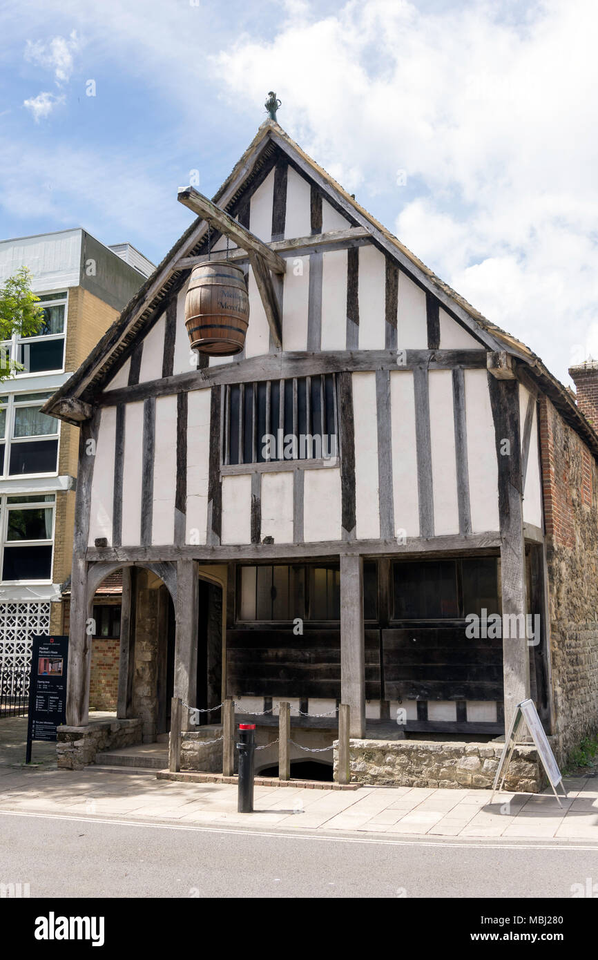 Das 13. Jahrhundert mittelalterlichen Kaufmannshaus, Französische Straße, Altstadt, Southampton, Hampshire, England, Vereinigtes Königreich Stockfoto