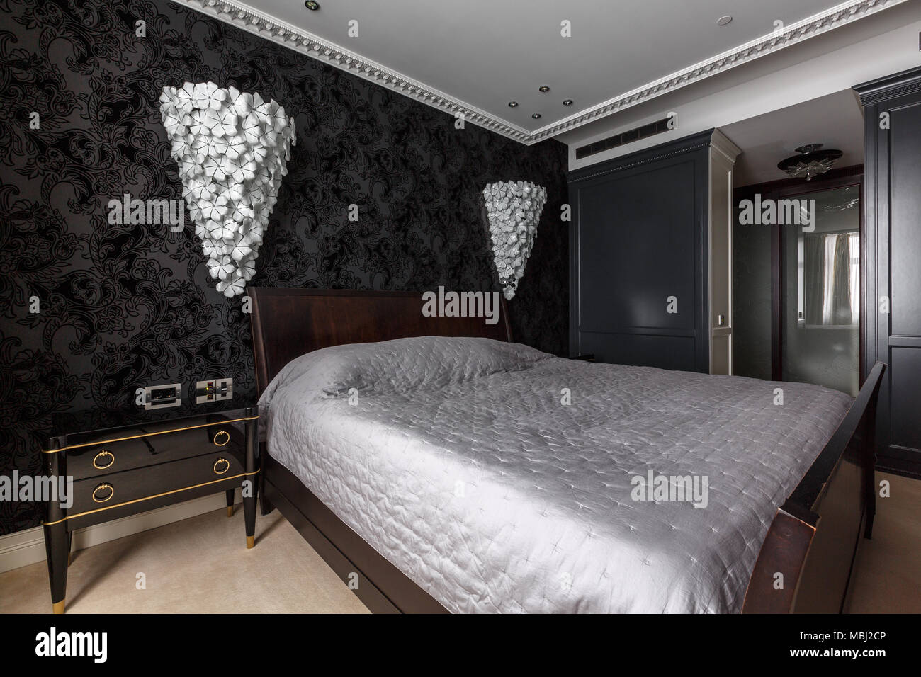 Luxuriose Schlafzimmer Einrichtung In Dunklen Farben