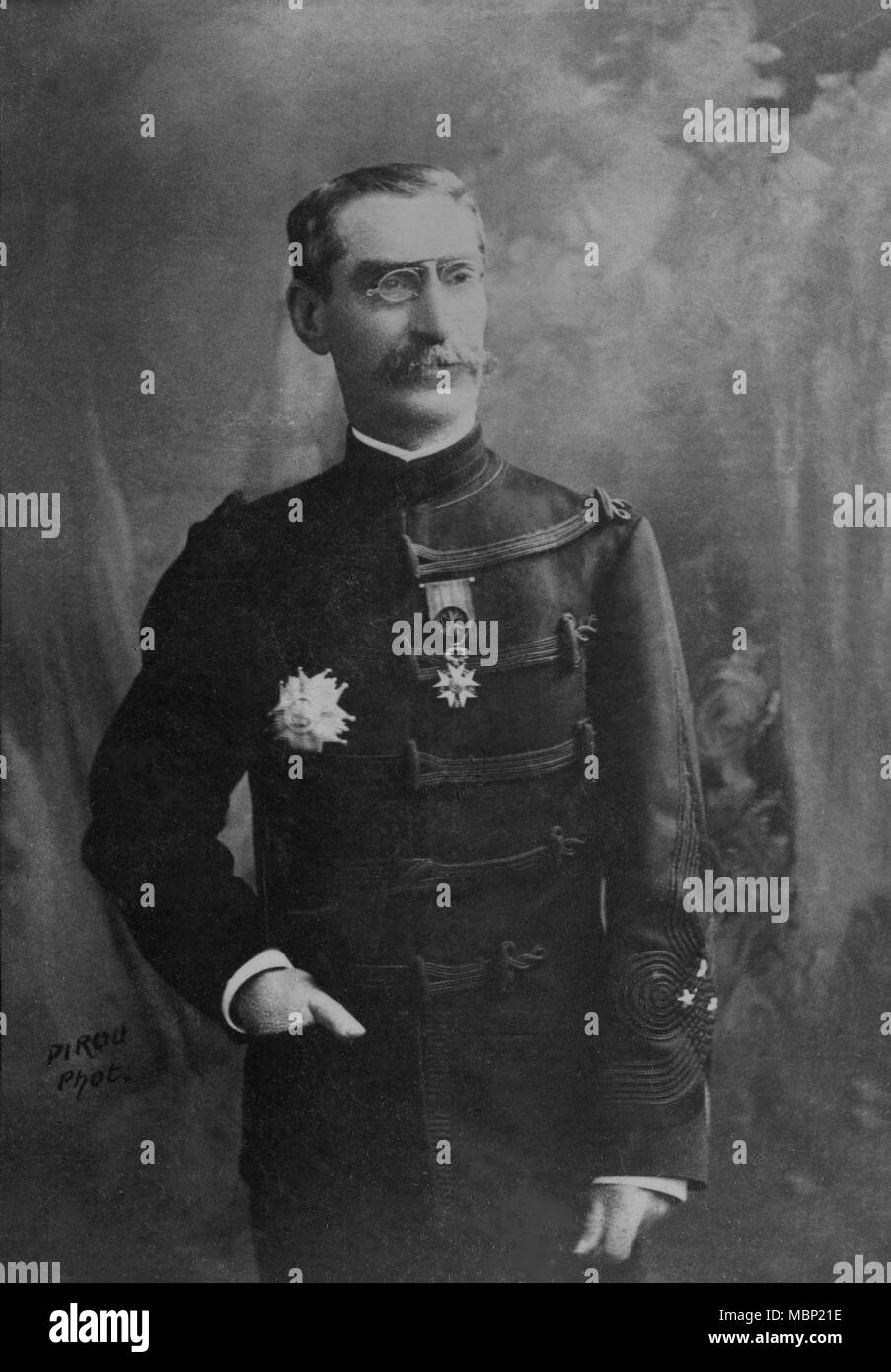Porträt des General Joseph Simon Gallieni (1849 - 1916) - Fotografie von Eugene Pirou (1841-1909) Stockfoto