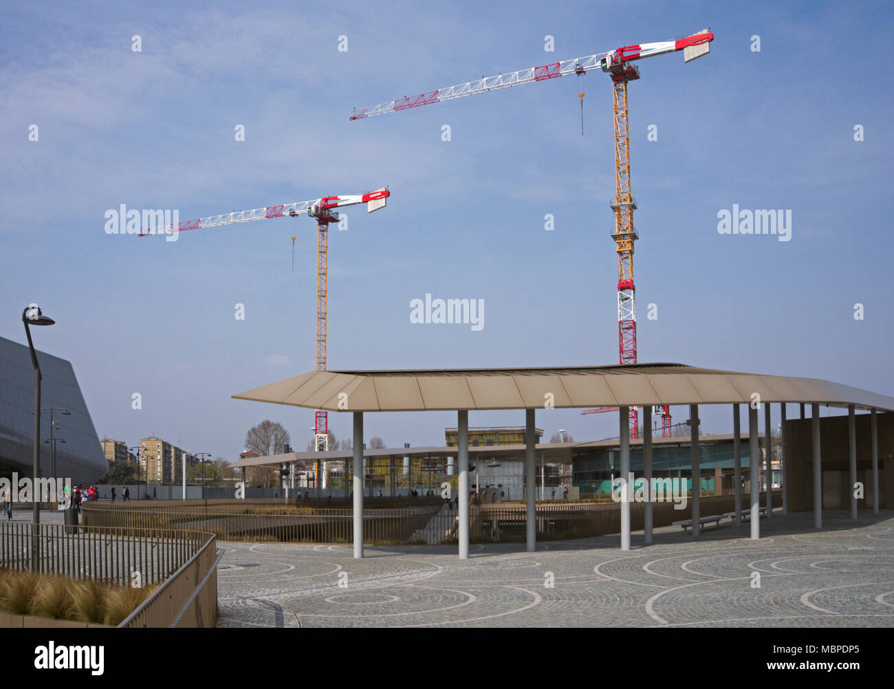 Krane in der neuen Citylife Bezirk, Mailand, Italien Stockfoto