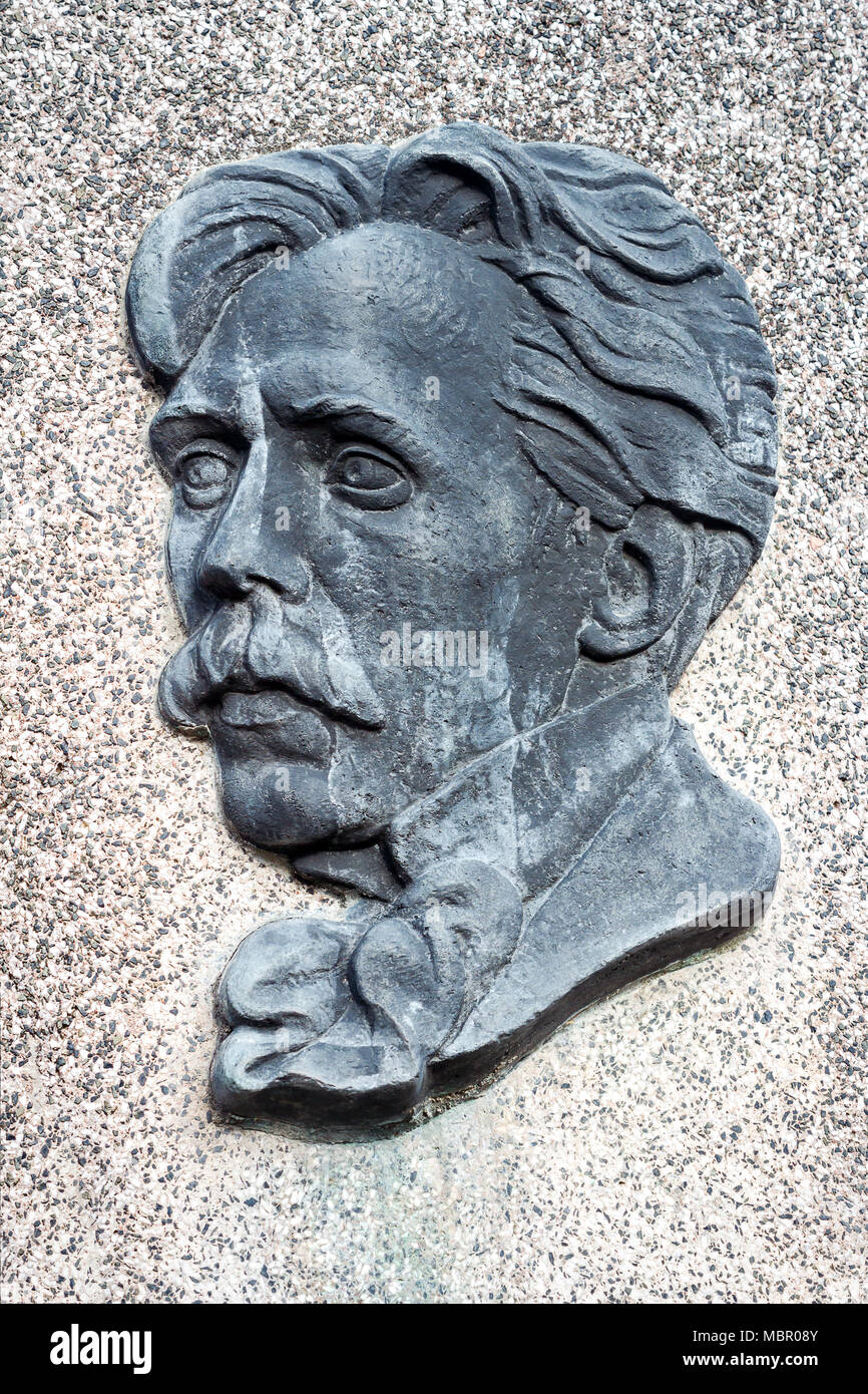 VILNIUS, LITAUEN 13. März 2017. Bas Relief von berühmten Litauischen Komponisten und Maler M.K.Ciurlionis auf seinem Grab Stockfoto