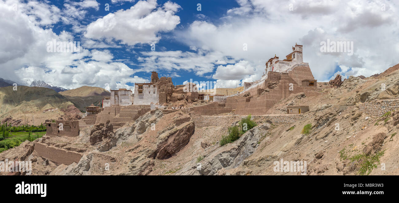 Basgo Gompa ist eine alte Festung und buddhistische Kloster in Bazgo Tal in Leh, Ladakh, Jammu und Kaschmir, Indien. Stockfoto