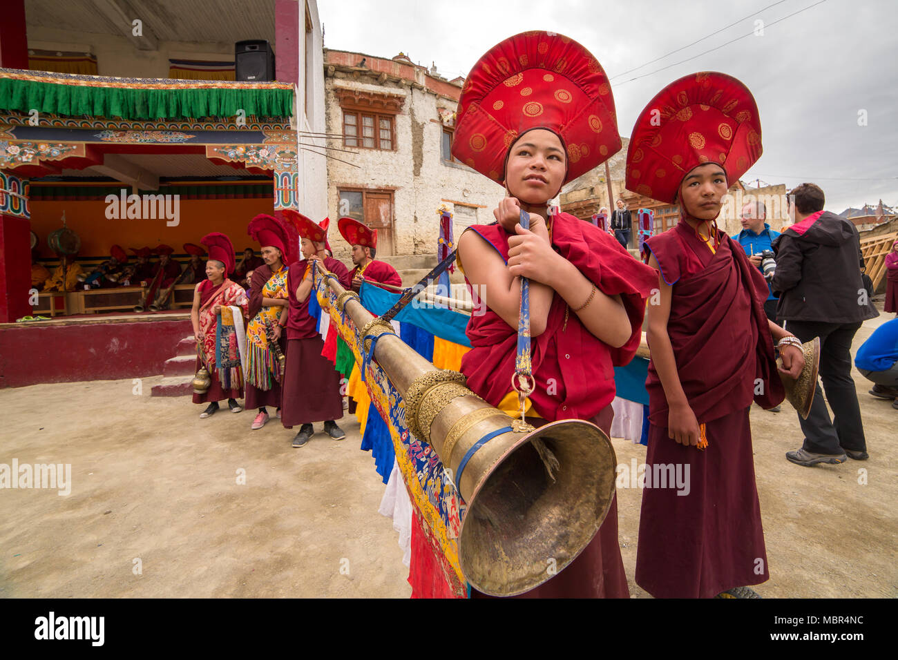 Lamayuru, Indien - 21. Juni 2017: Yuru Kabgyat Buddhist Festival in Lamayuru Gompa, Ladakh. Lamayuru Kloster Festival ist eine buddhistische Zeremonie mit tan Stockfoto