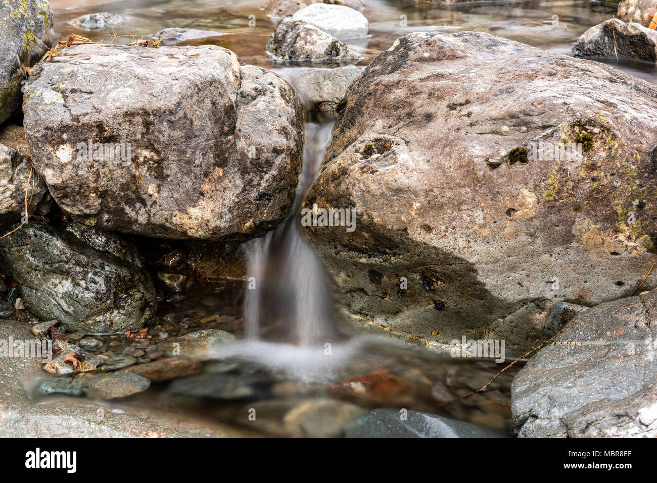 Wasser fallen und Rock Pool Stockfoto Wasser fallen und Rock Pool Stockfoto
