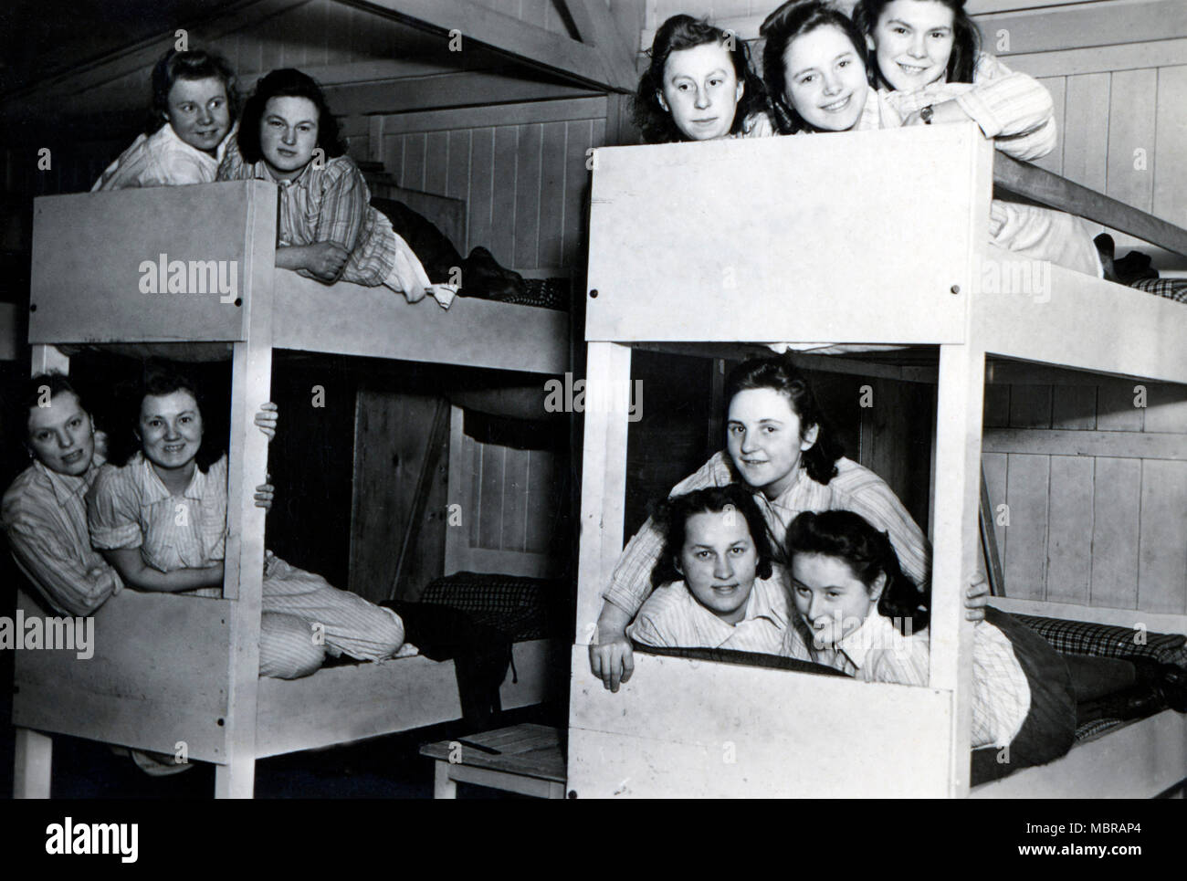 Bund Deutscher Mädel (BDM), Teil der Hitler Jugend für Mädchen, Schlafzimmer, 1940er Jahre, Deutschland Stockfoto