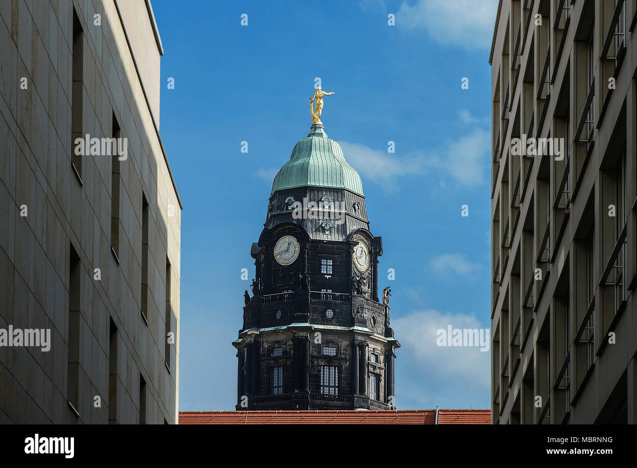 Turm der neuen Dresdner Rathaus in der deutschen Stadt Dresden, im Alten Markt Stockfoto