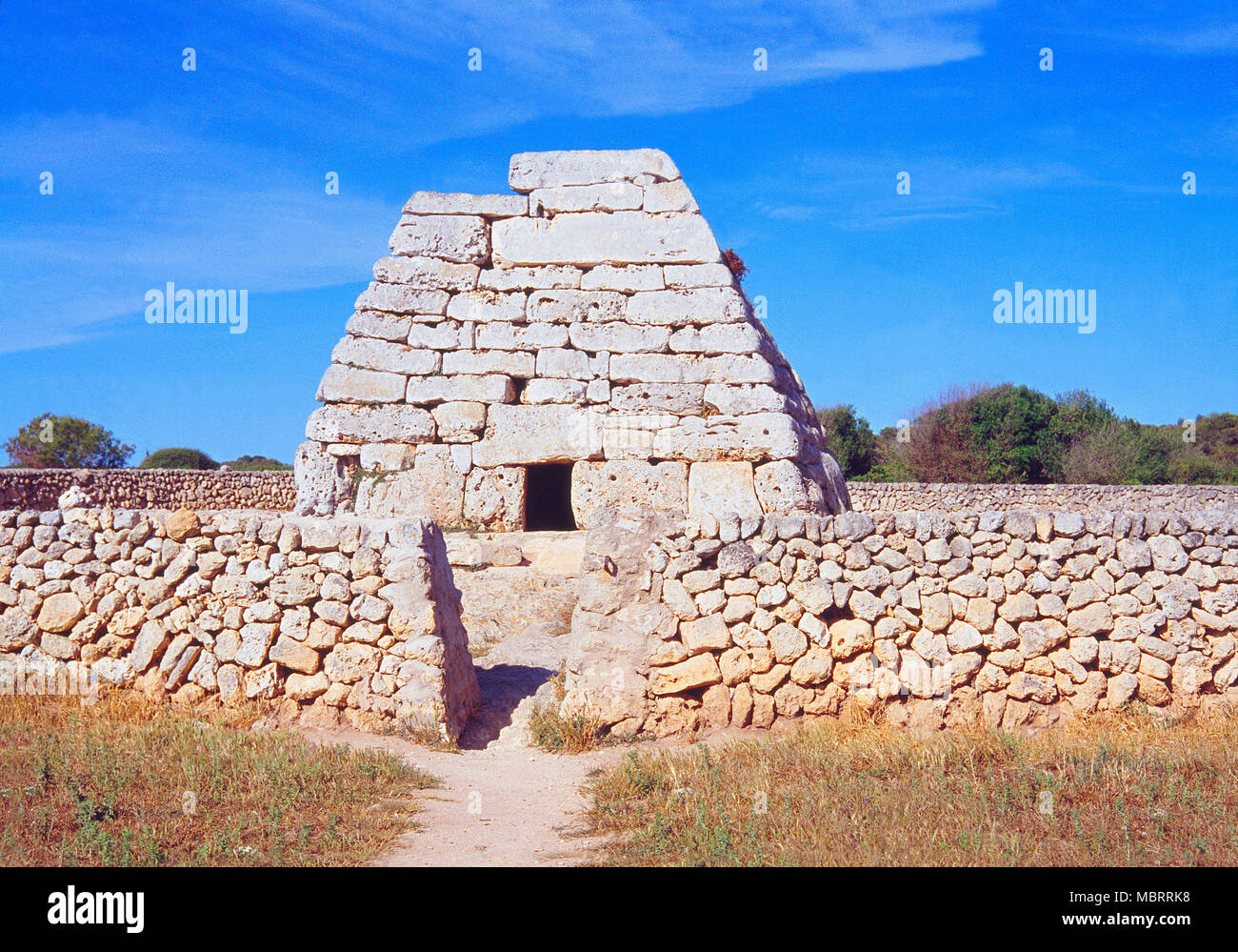 Naveta des Tudons. Ciudadela, Menorca, Spanien. Stockfoto