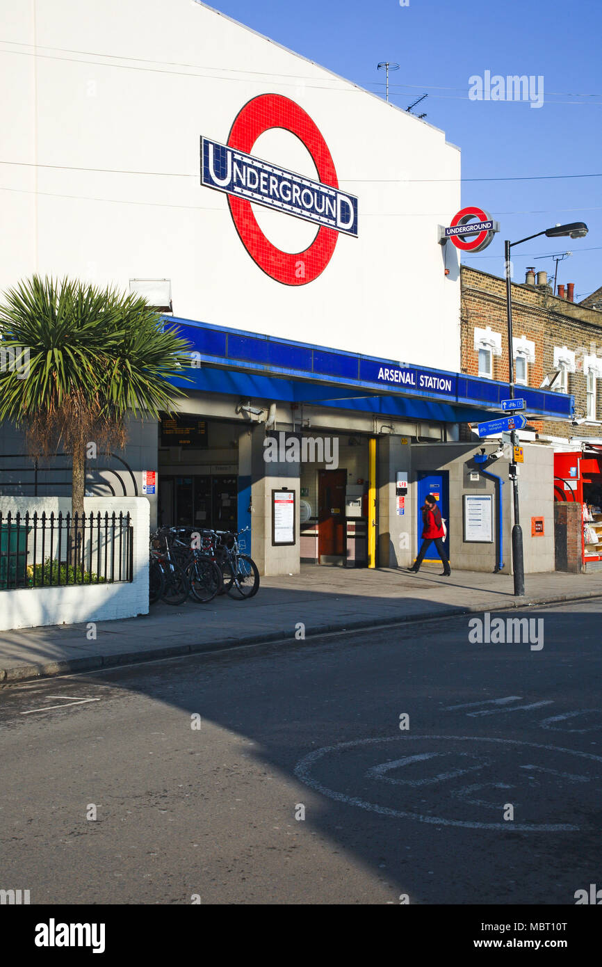 Highbury Stadion tube station. Highbury Stadion, Highbury, Vereinigtes Königreich. Architekt: Archibald Leitch, William Binnie, Claude Ferrier, 1913. Stockfoto