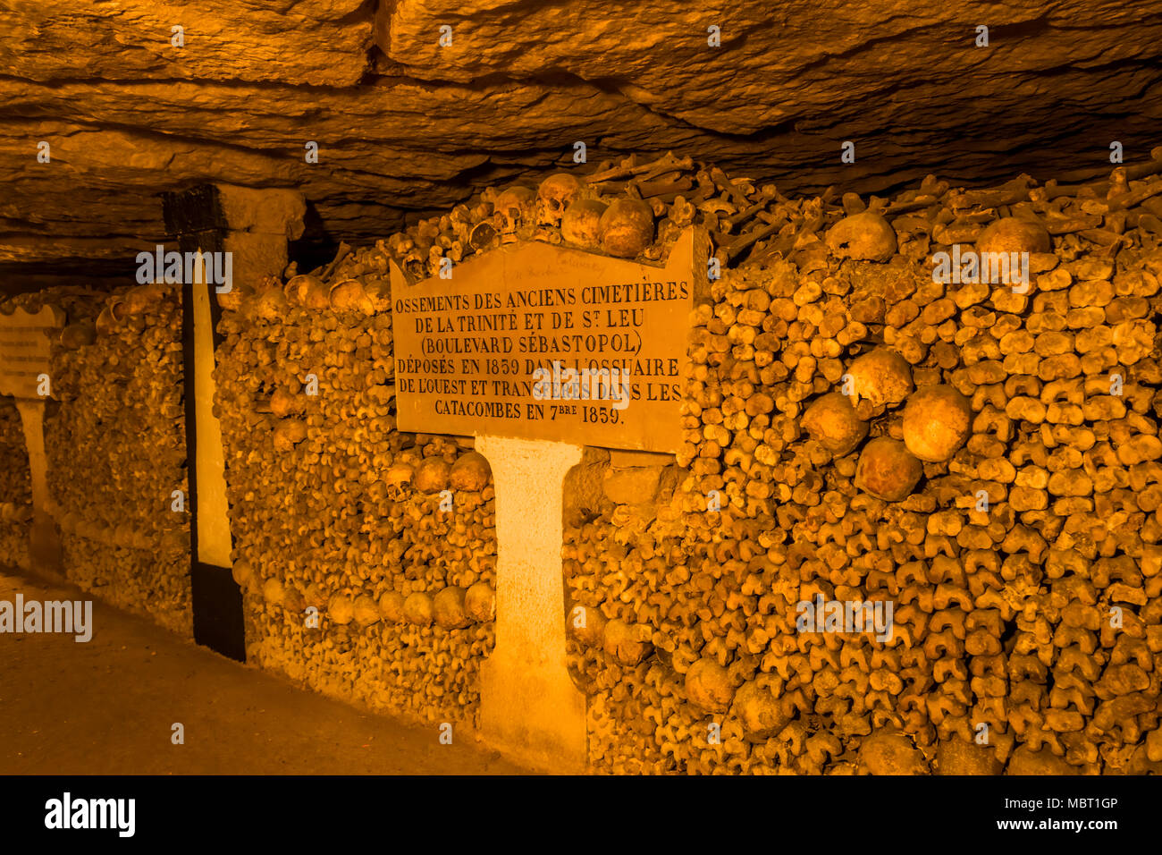 Katakomben von Paris Stockfotografie Alamy