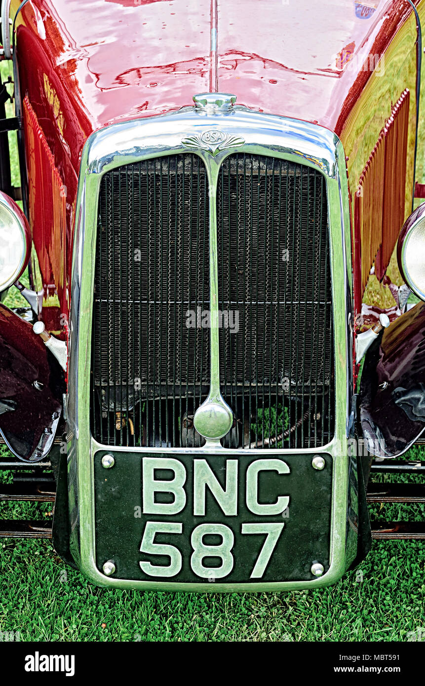Den Kühlergrill eines BSA Dreirad Auto in East Sussex, England. Stockfoto