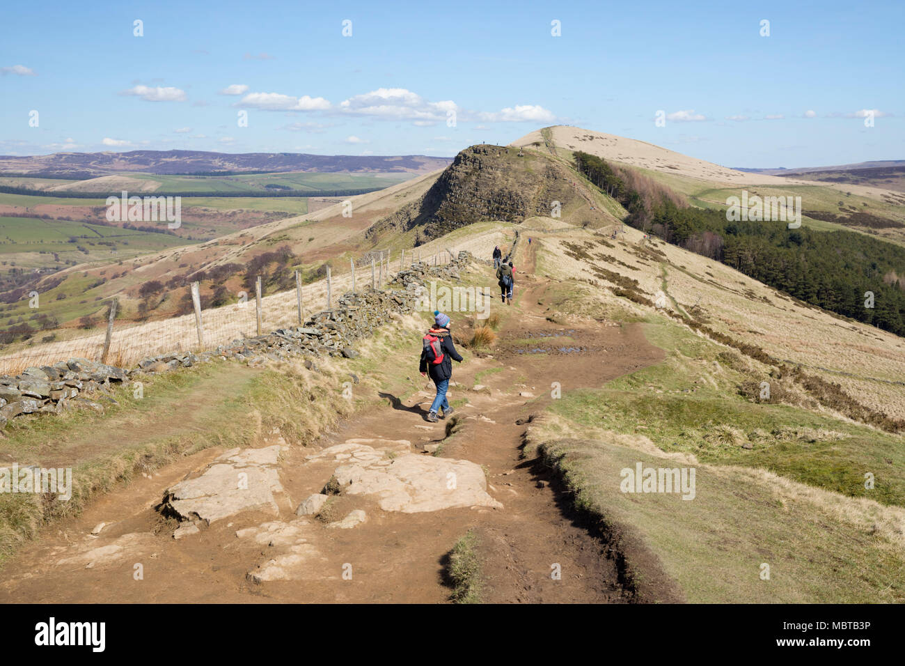Die große Ridge zu Fuß Backtor Nook und Verlieren, Hügel, mit Blick auf die Hoffnung und die edale Täler, Castleton, Peak District National Park Stockfoto