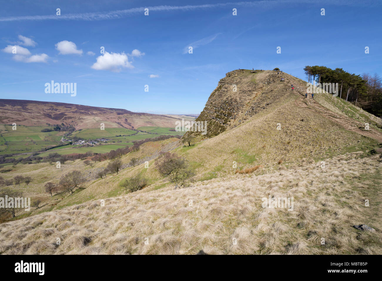 Die große Ridge zu Fuß Backtor Nook suchen mit Blick auf die edale Tal, Castleton, Peak District National Park Stockfoto