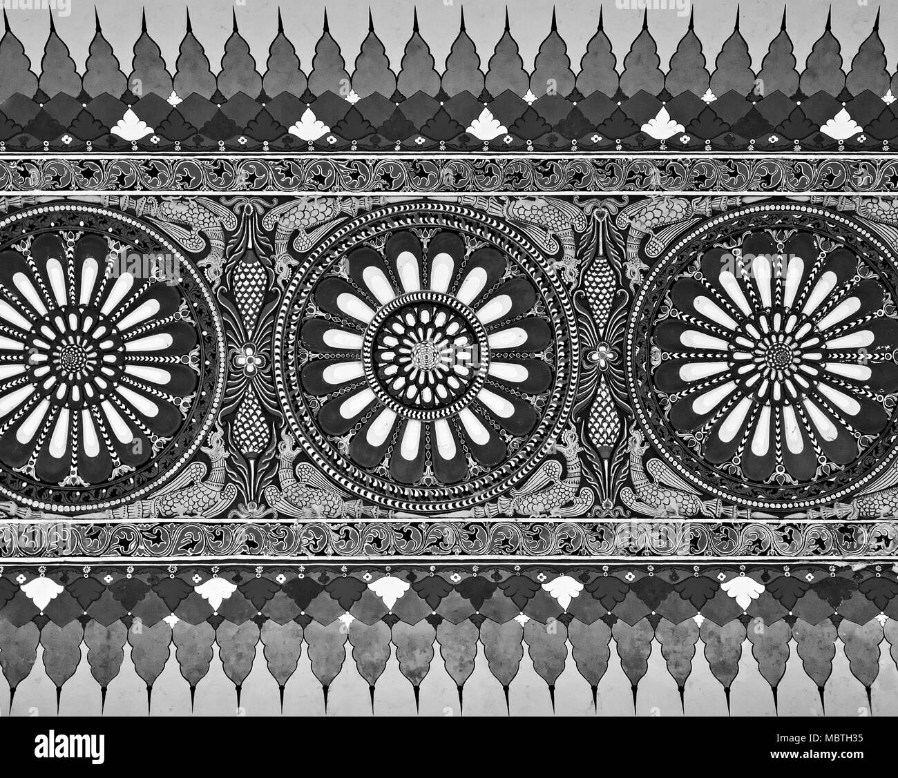 AGRA, INDIEN - MÄRZ 23: Muster auf Taj Mahal am 23. März 2012 in Agra, Indien. Taj Mahal ist weithin als das Juwel der islamischen Kunst und eine der Th erkannt Stockfoto