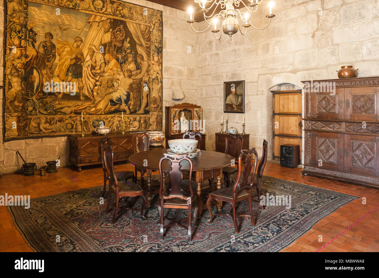 GUIMARAES, PORTUGAL - 11. Juli: Im Palast der Duques von Braganza am 11. Juli 2014 in Guimaraes, Portugal Stockfoto