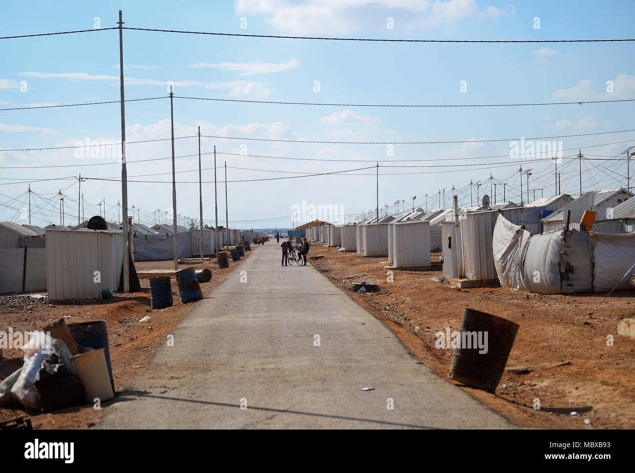 10 April 2018, Jordanien, Al-Asraq: Blick auf eine Straße in einem Flüchtlingslager. Foto: Britta Pedersen/dpa-Zentralbild/ZB Stockfoto