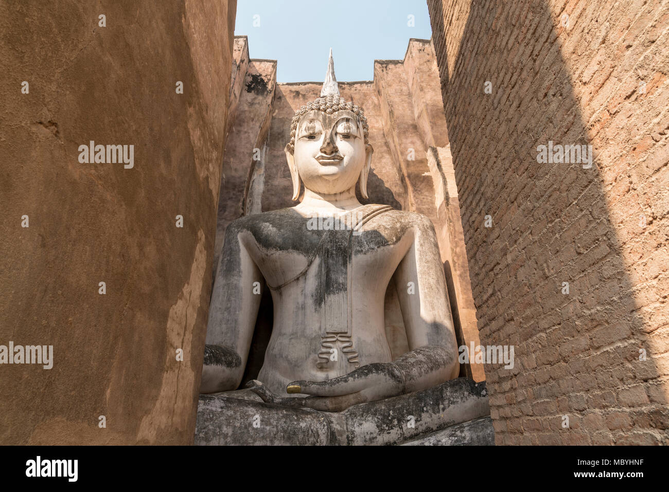 Der große Buddha von Wat Si Chum in der Provinz Sukhothai Thailand. Ein UNESCO Weltkulturerbe. Stockfoto