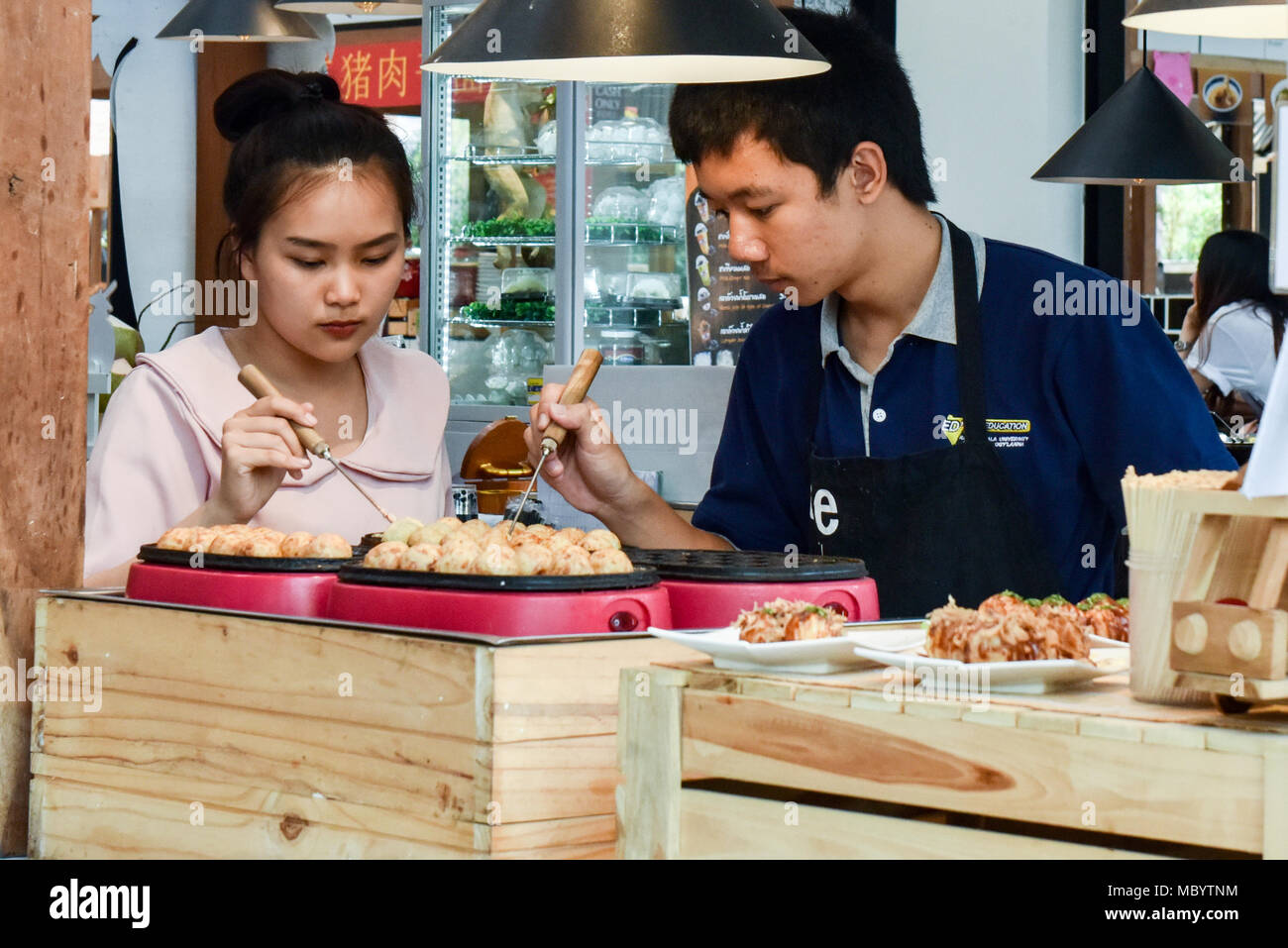 Essen Anbieter an einem nimman neuen Shopping Mall, Chiang Mai Stockfoto