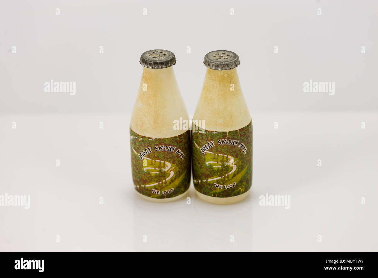 Flasche geformten Salz- und Pfefferstreuer Stockfoto