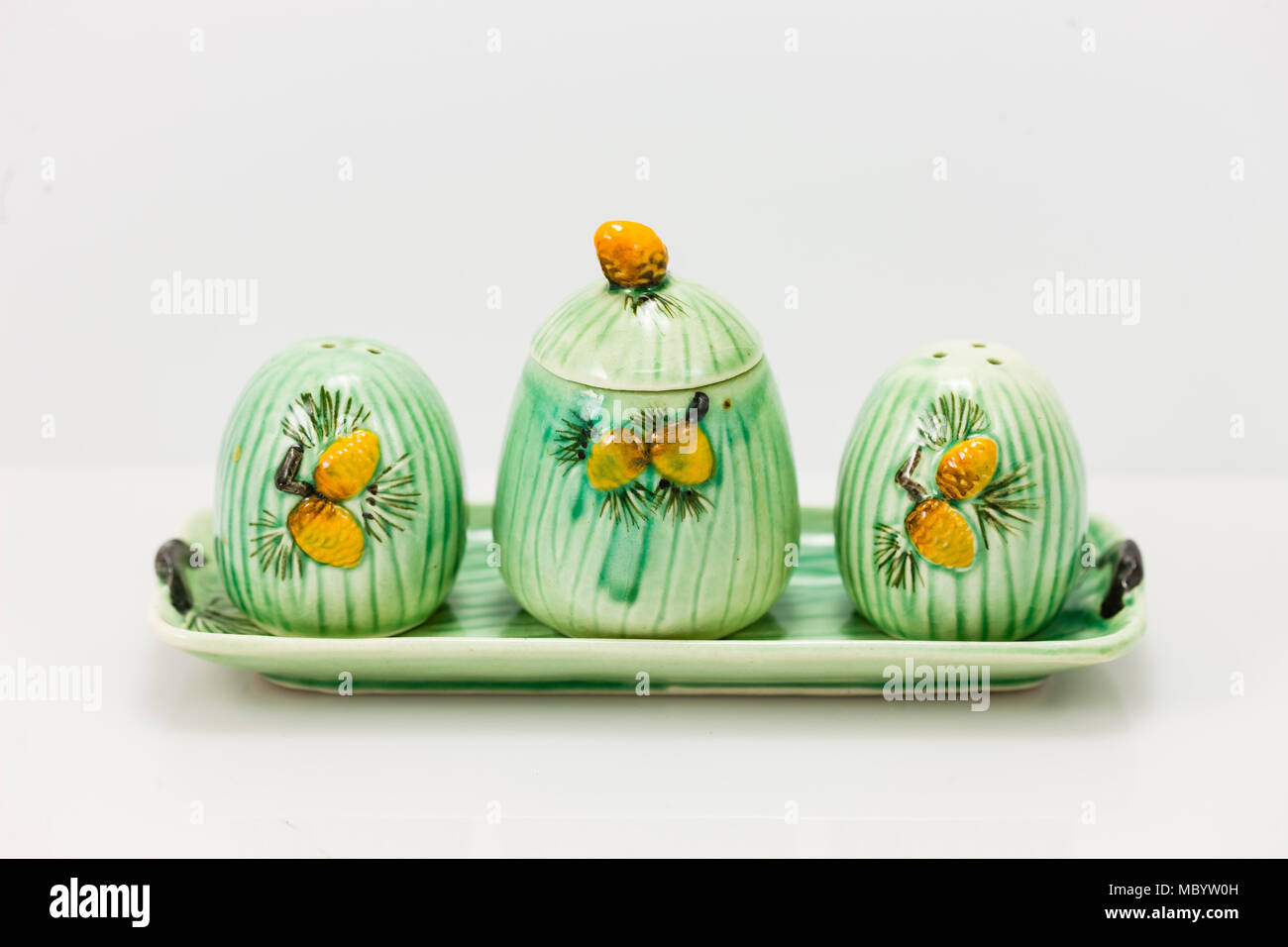 Barrel cactus Salz- und Pfefferstreuer mit Sugar Bowl Set Stockfoto